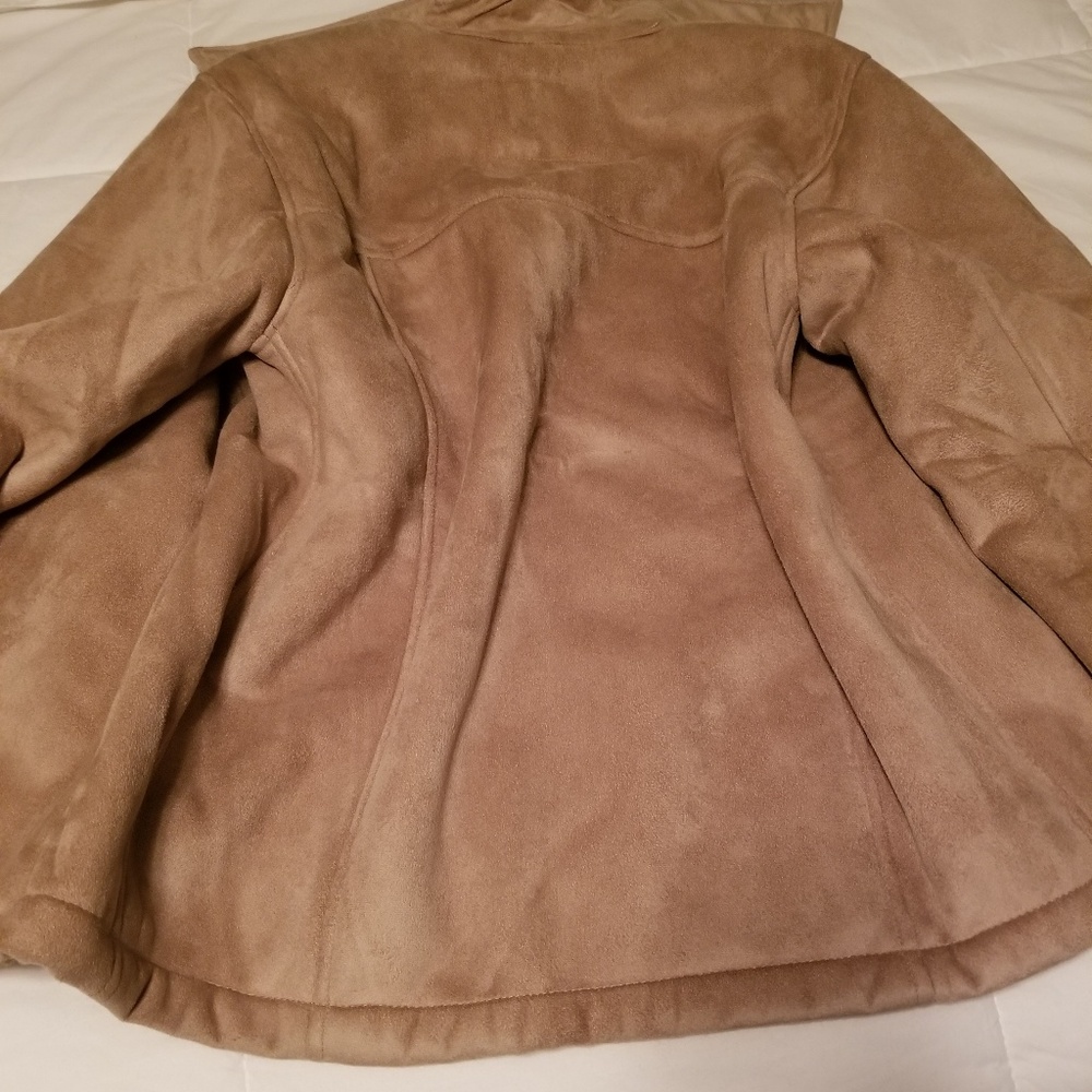 Coat - Picture 6 of 8